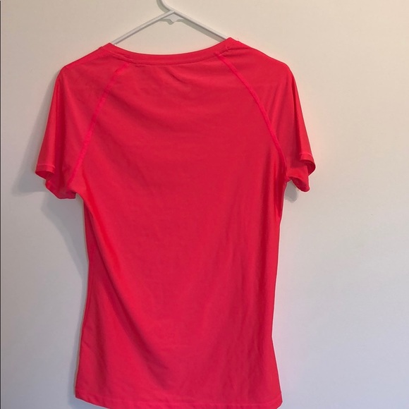 Under Armour T-Shirt - Picture 3 of 4